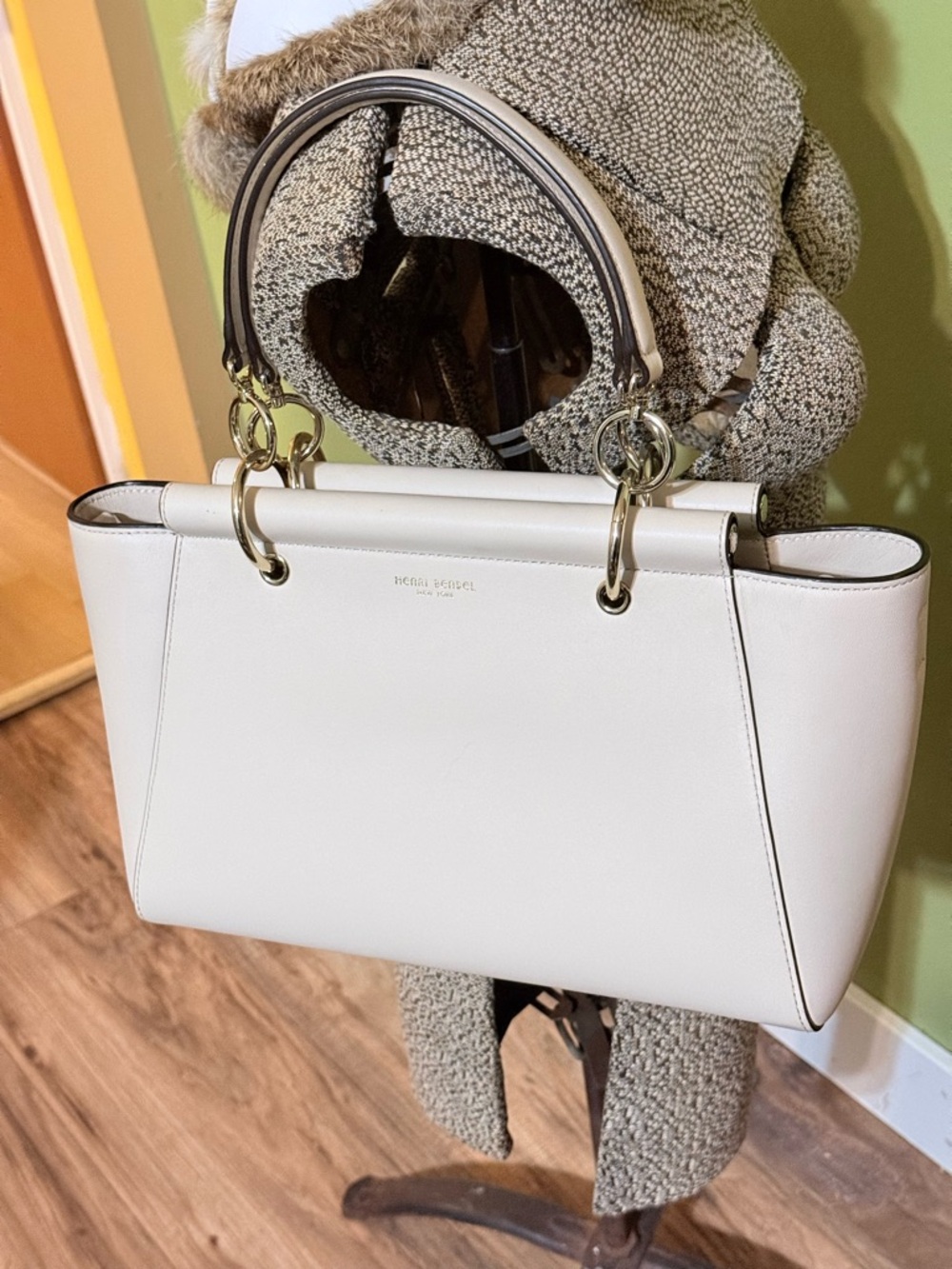 STUNNING Henri Bendel  Cream Leather Satchel w Gold Hdwe & Bonus Crossbody
